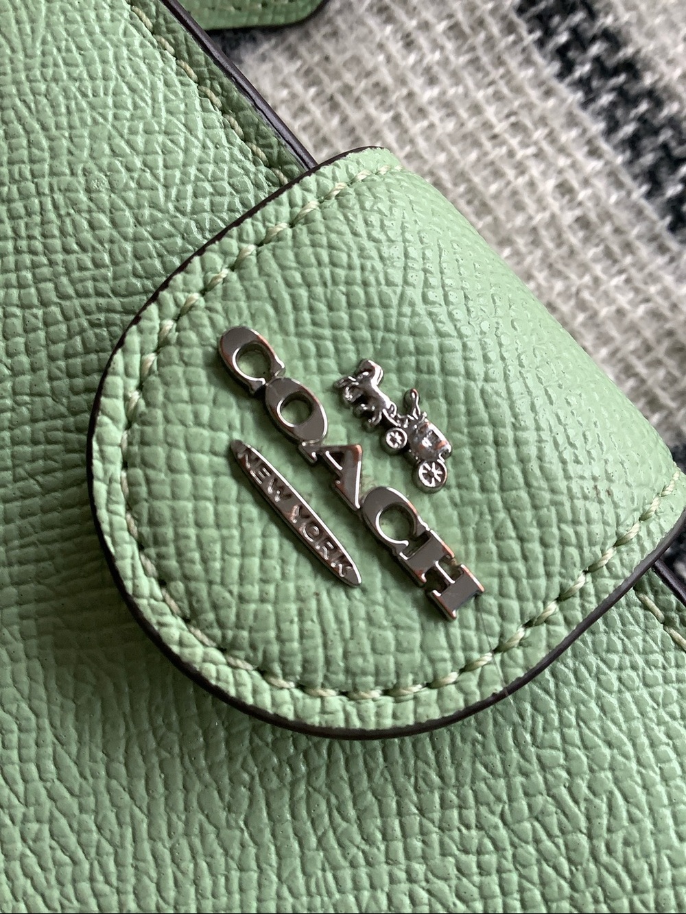 Coach medium corner zip wallet pale pistachio - Picture 6 of 11